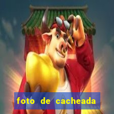 foto de cacheada no espelho